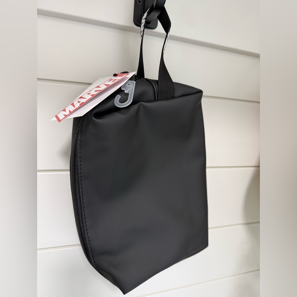 NWT Marvel Toiletry Bag - Picture 5 of 8